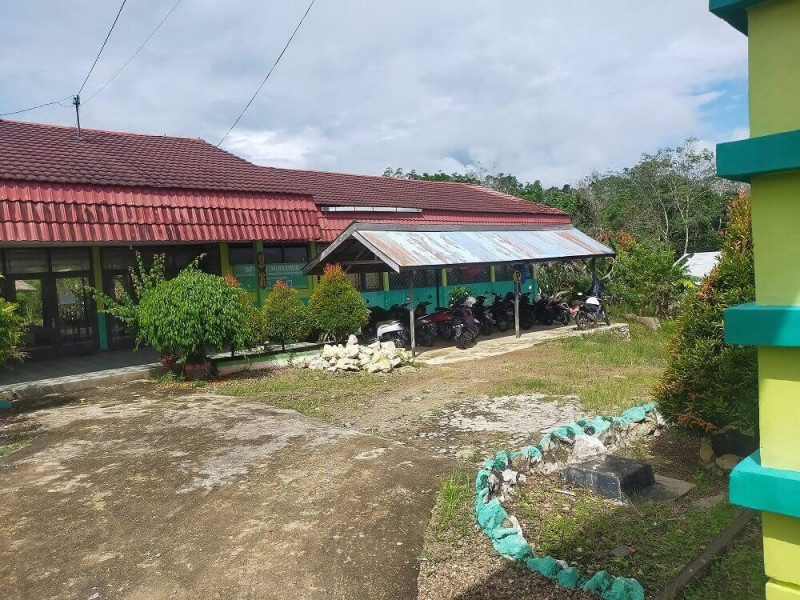 Sekolah Tampak Depan Kiri