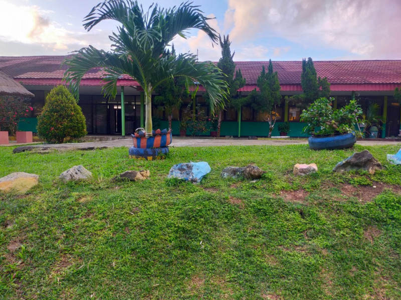 Halaman Dalam Sekolah (10)