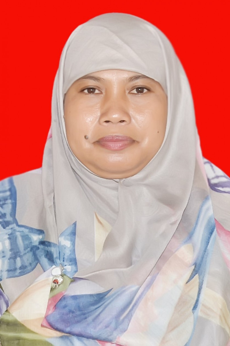 Dwi Lestari Juniyati, S.Pd (Kelas IX A)