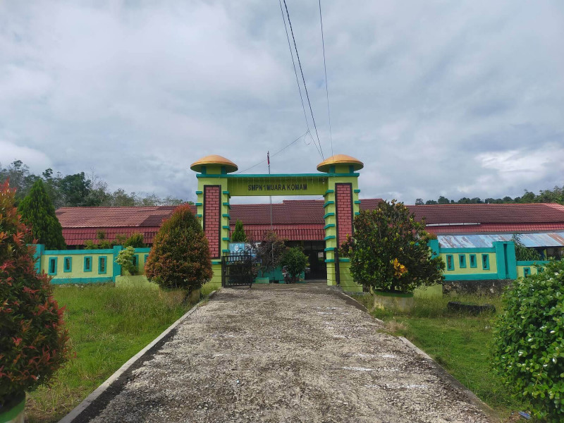 Gapura Depan