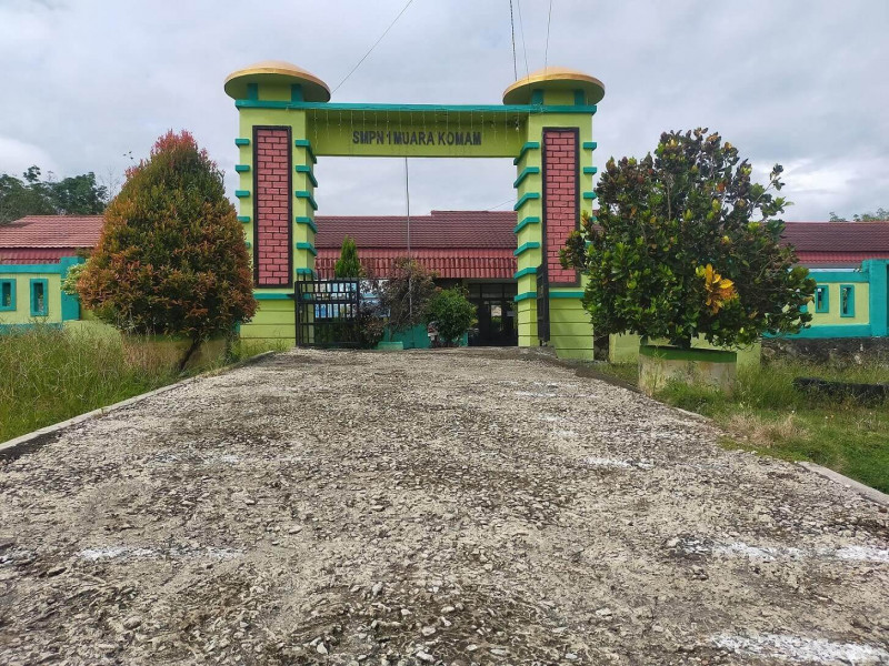 Gapura depan 3