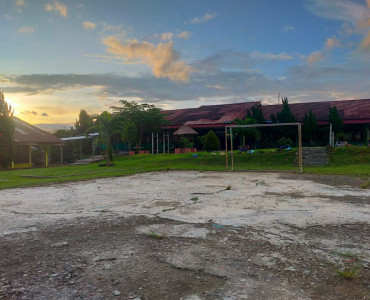 Halaman Dalam Sekolah (2)