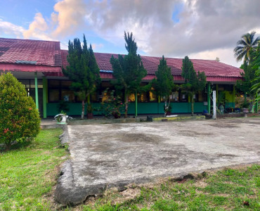 Halaman Dalam Sekolah (13)