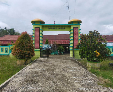 Gapura depan 2