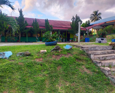 Halaman Dalam Sekolah (9)
